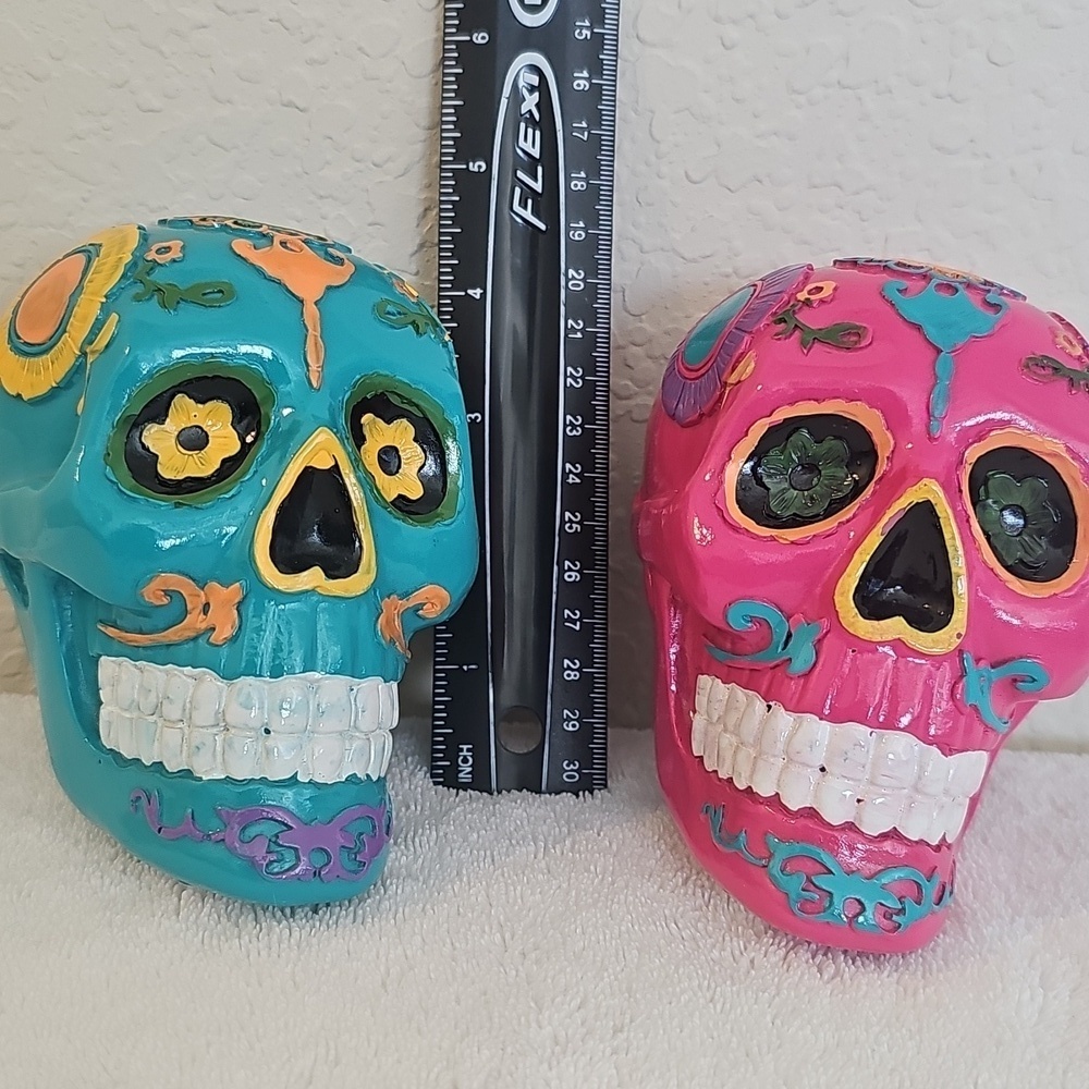 New 2 Skull Decor Halloween Day Of The Dead Colorful 4.2" Skulls Purple & Teal - Picture 4 of 11
